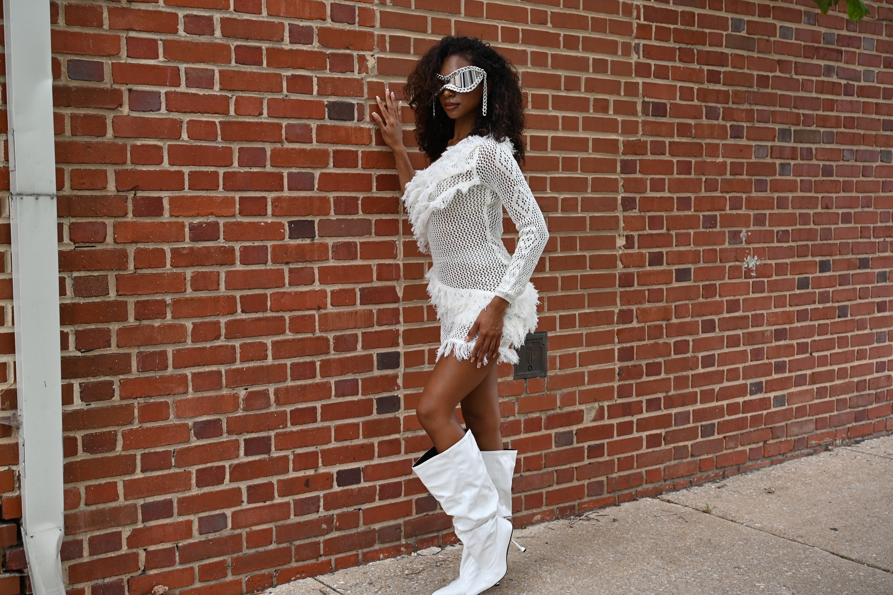 WHITE DYNAMITE